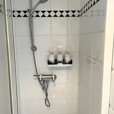 3 Bedrooms Maisonette In Apartment *