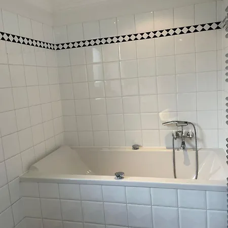 3 Bedrooms Maisonette In Apartment